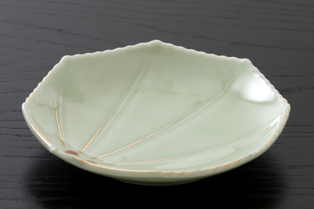 e58-2641　古い日本の皿 