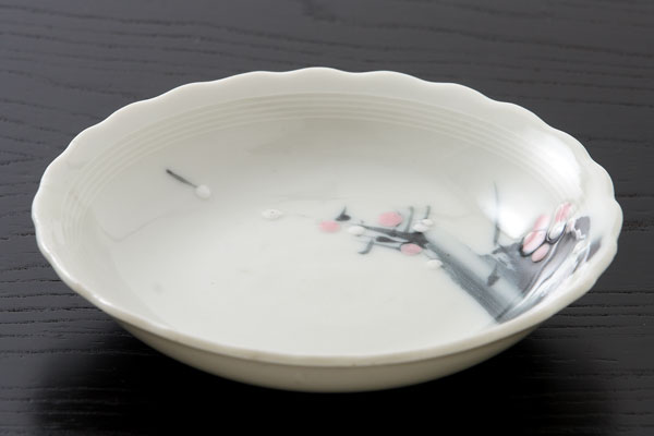 古い日本の皿（たぶん昭和初期頃）合成素材 画像1 無料写真素材