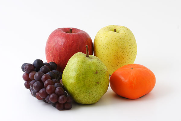 りんご・ぶどう・ラフランス・かき、秋の果物集合 画像1 無料写真素材