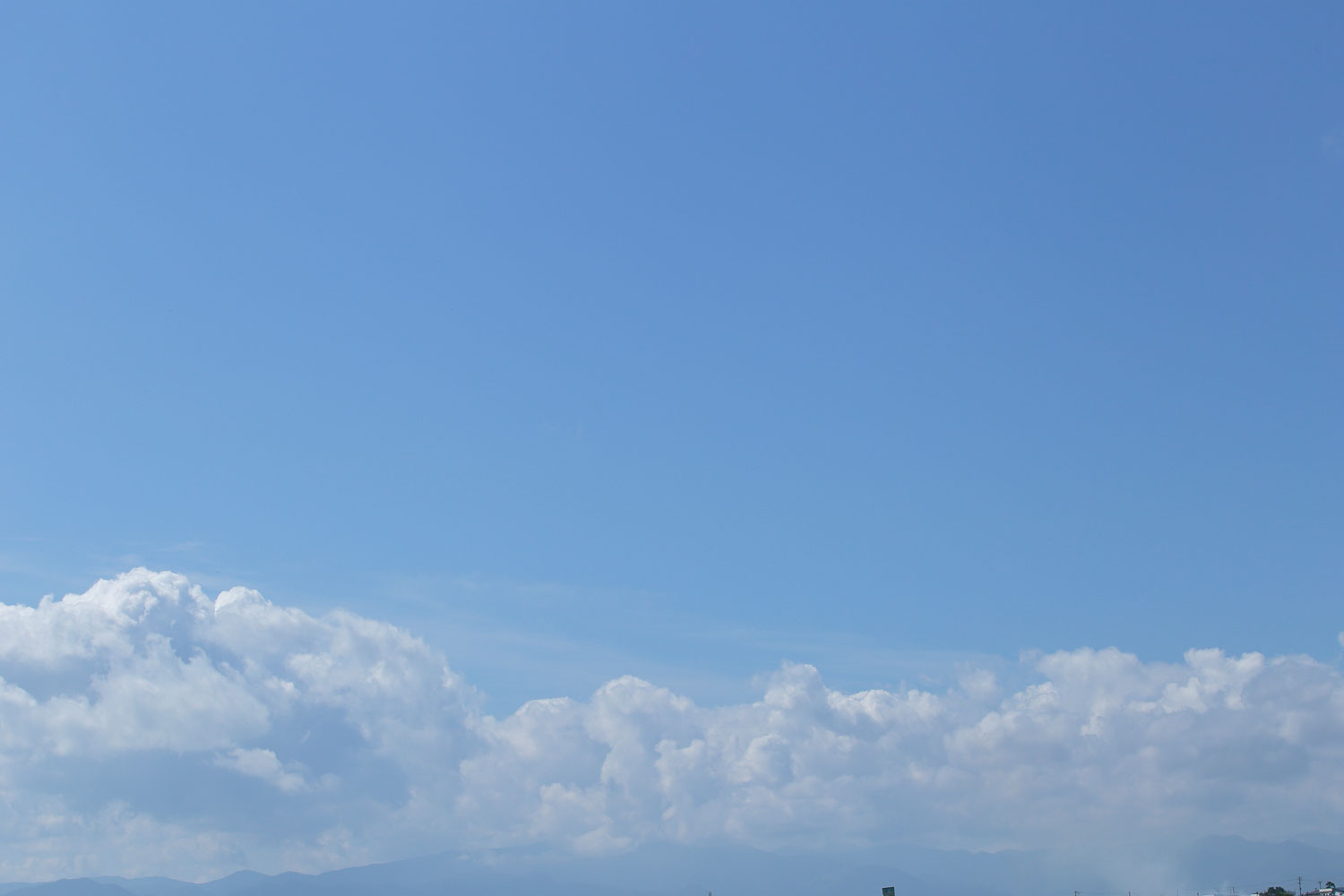 i73l-3563　青空と雲