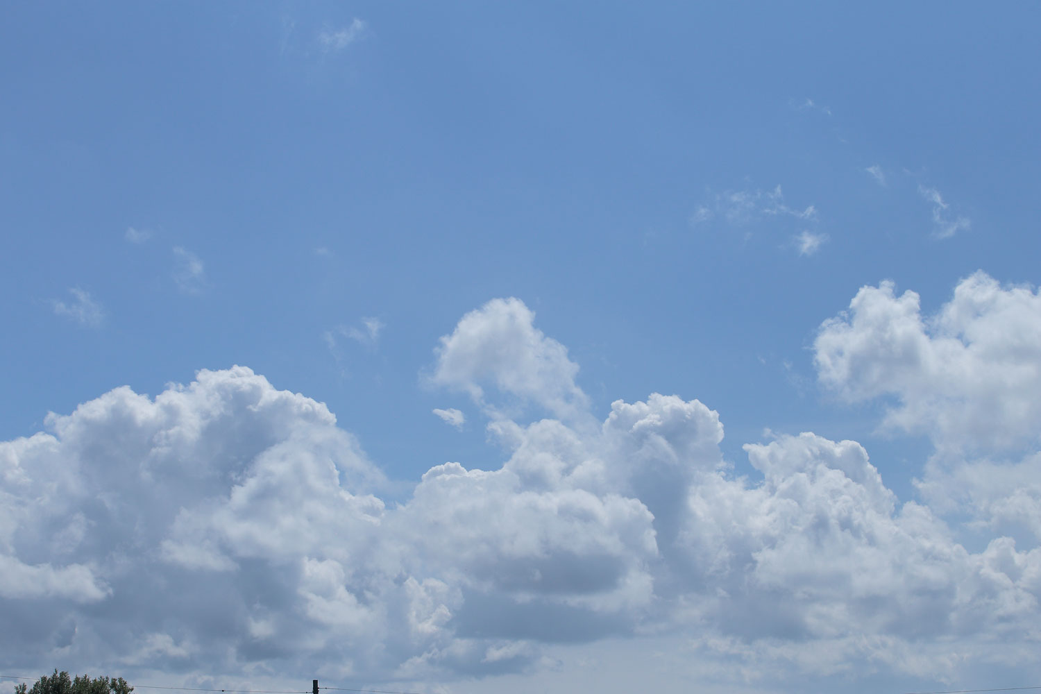 i73l-3595　青空と雲