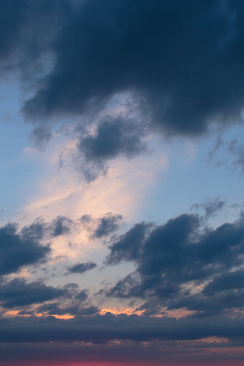 i73l-3642　夕暮れの空と雲