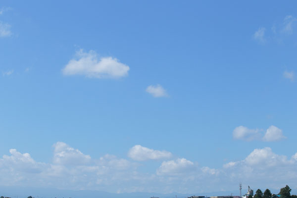 青空と雲と太陽 画像 フリー写真素材