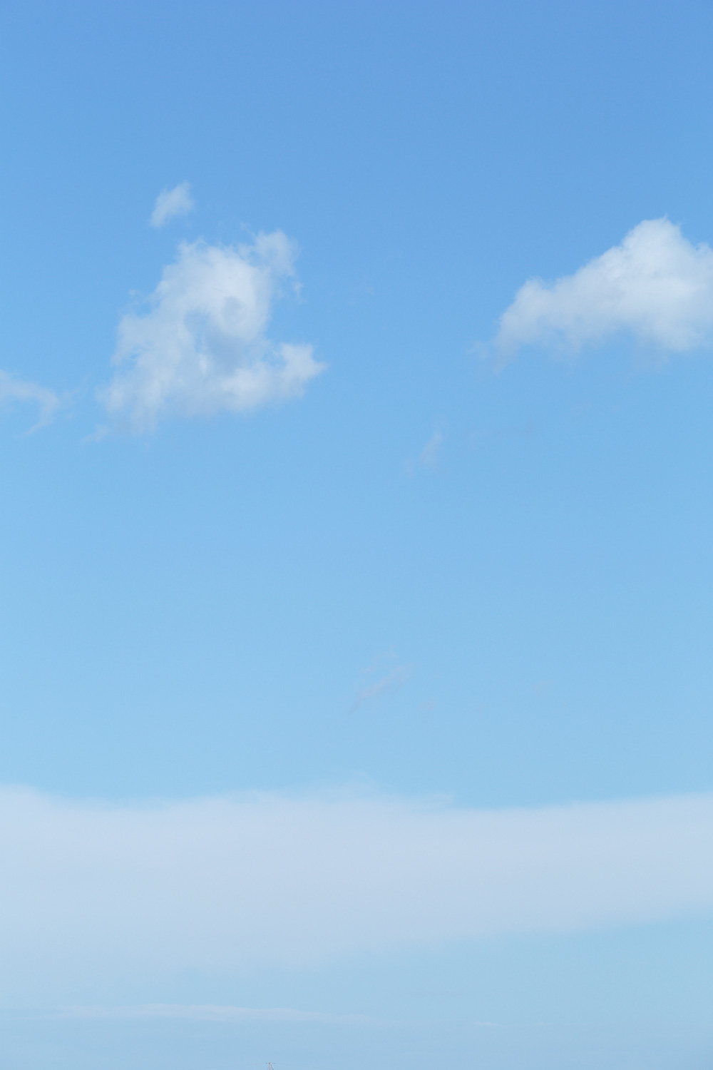 i75l-4080　青空と雲