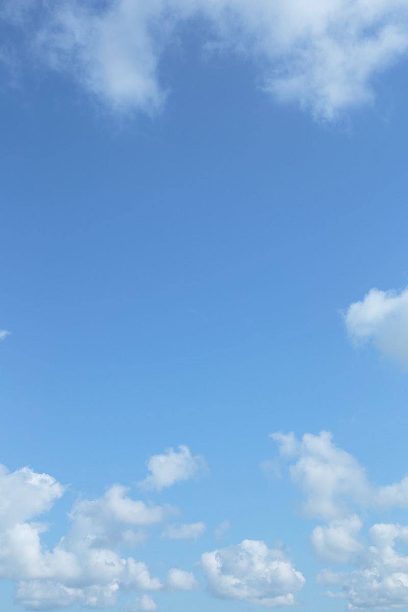 i77l-4445　青空と雲
