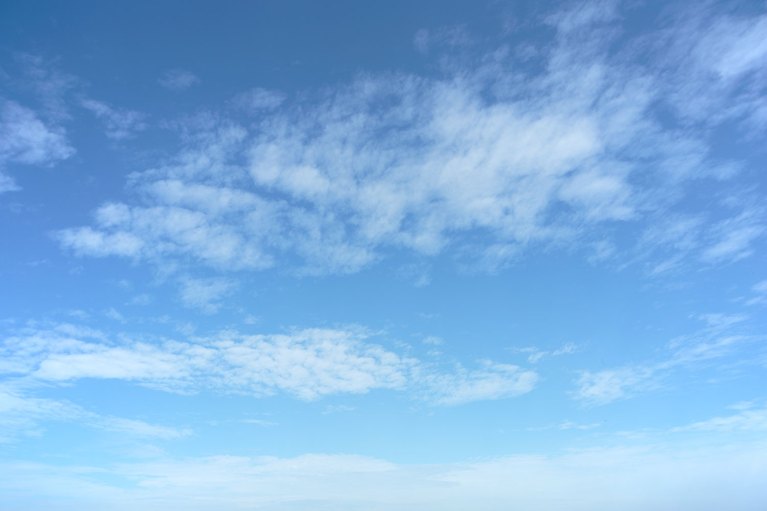 i78l-4812　青空と雲