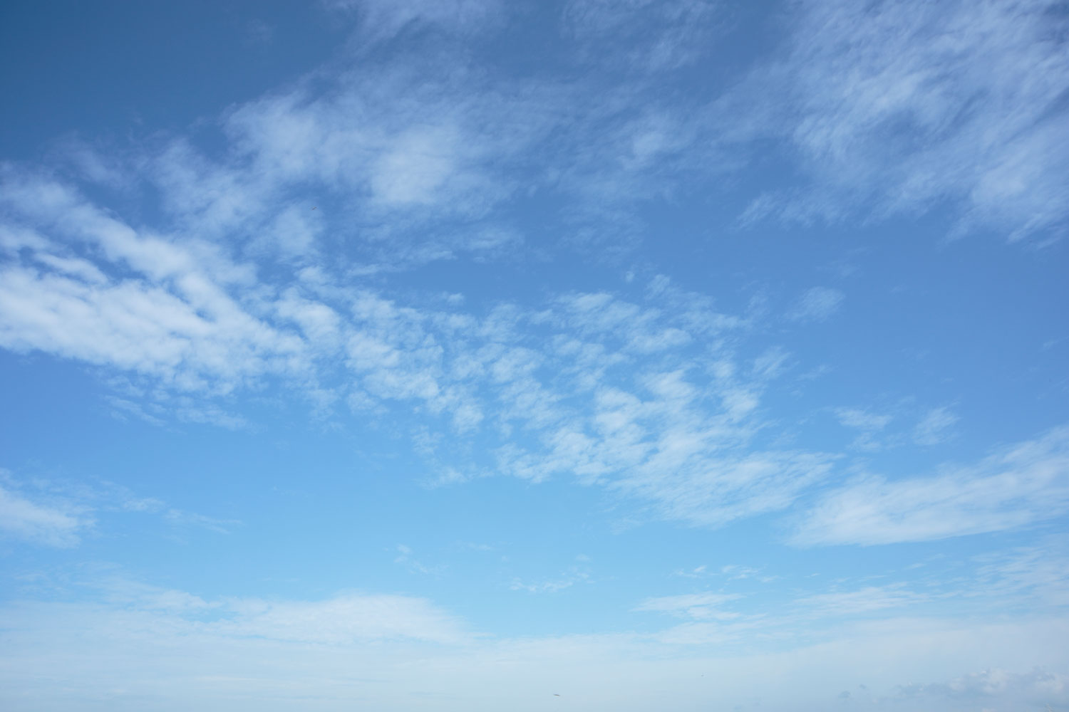 i78l-4834　青空と雲 