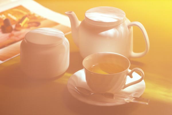 ティーポット 紅茶 画像 セピア 夜 くつろぎのイメージ 無料写真素材 フリー素材