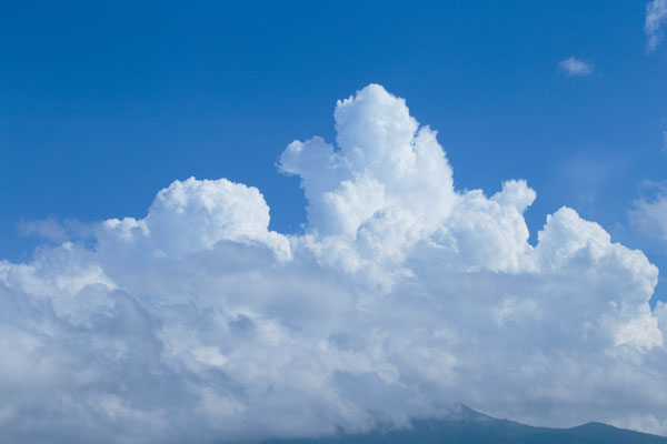 夏雲 入道雲 画像 無料写真素材 フリー写真素材 「花ざかりの森」