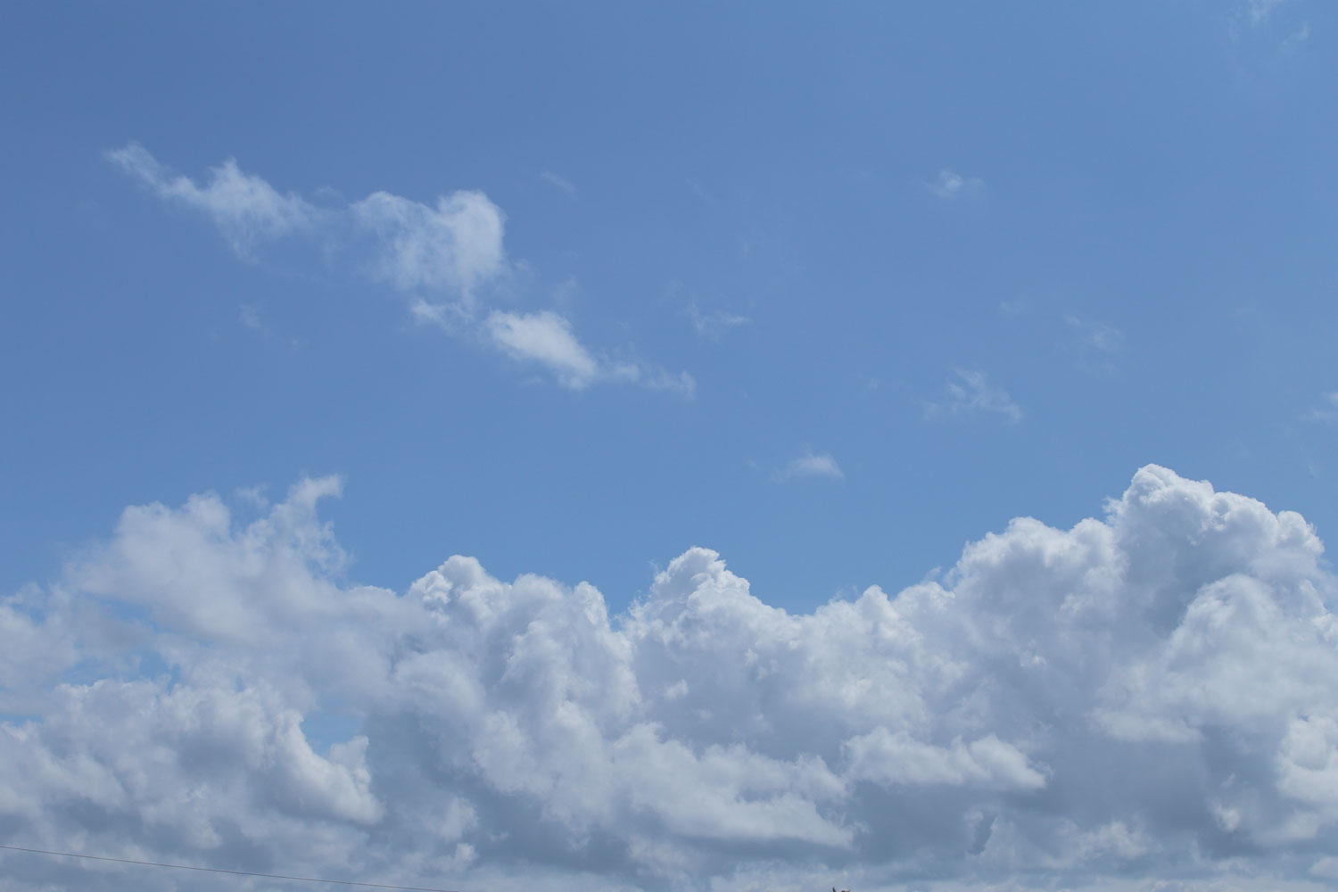 i73l-3597　青空と雲
