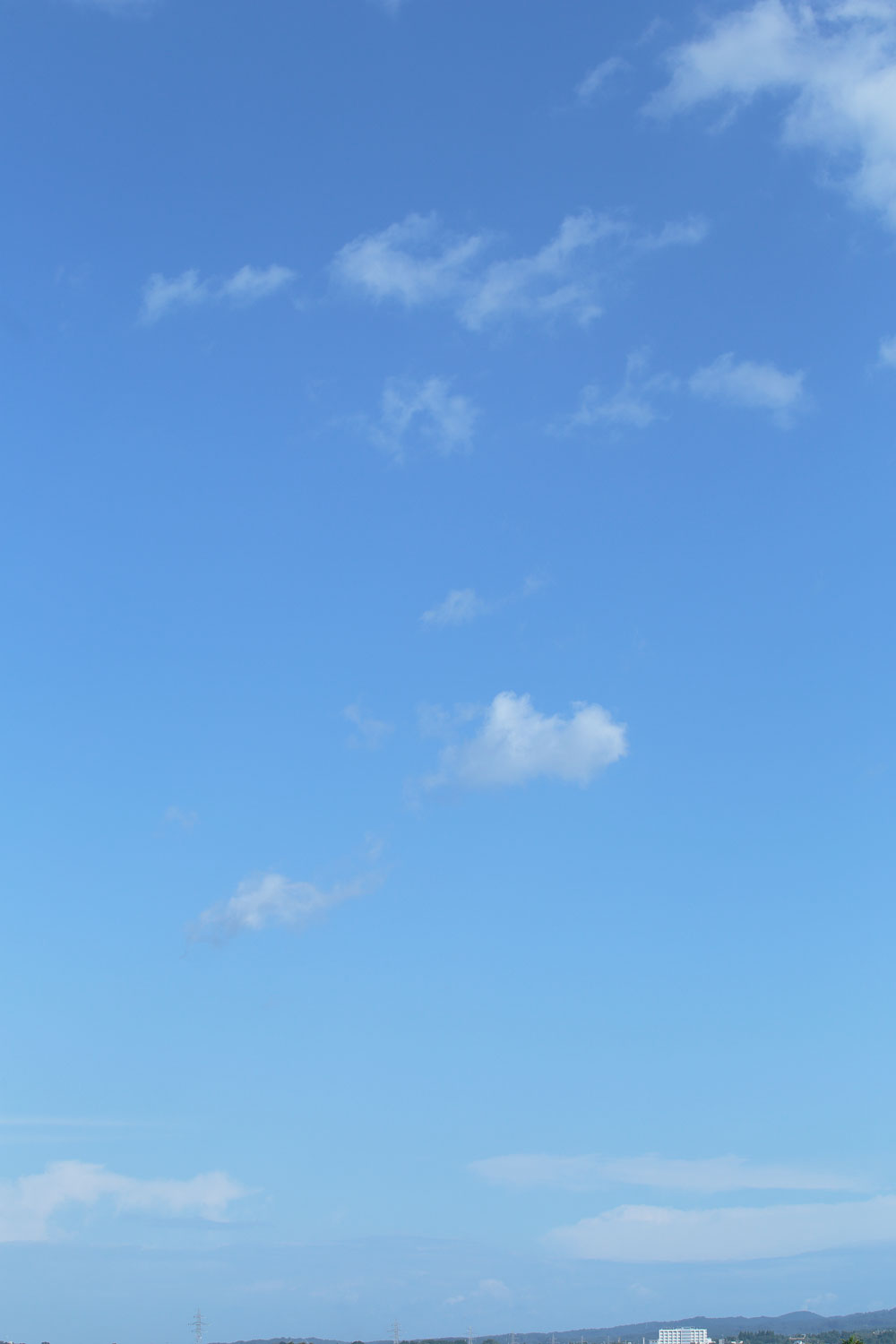 i75l-4071　青空と雲