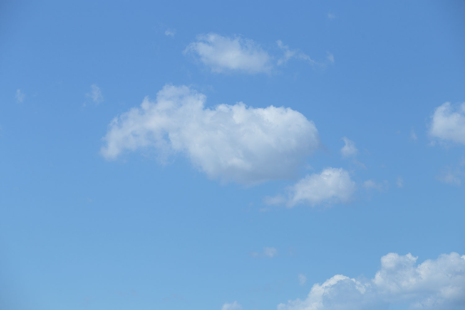 i75l-4135　青空と雲 