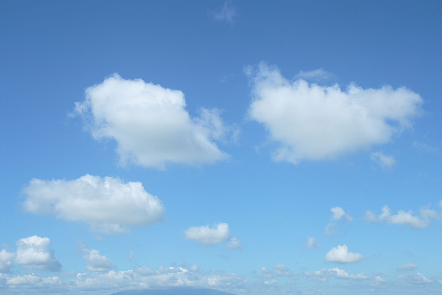 i76l-4389　青空と雲 