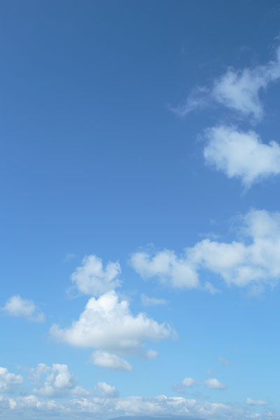青空と雲 縦 画像 フリー写真素材4416
