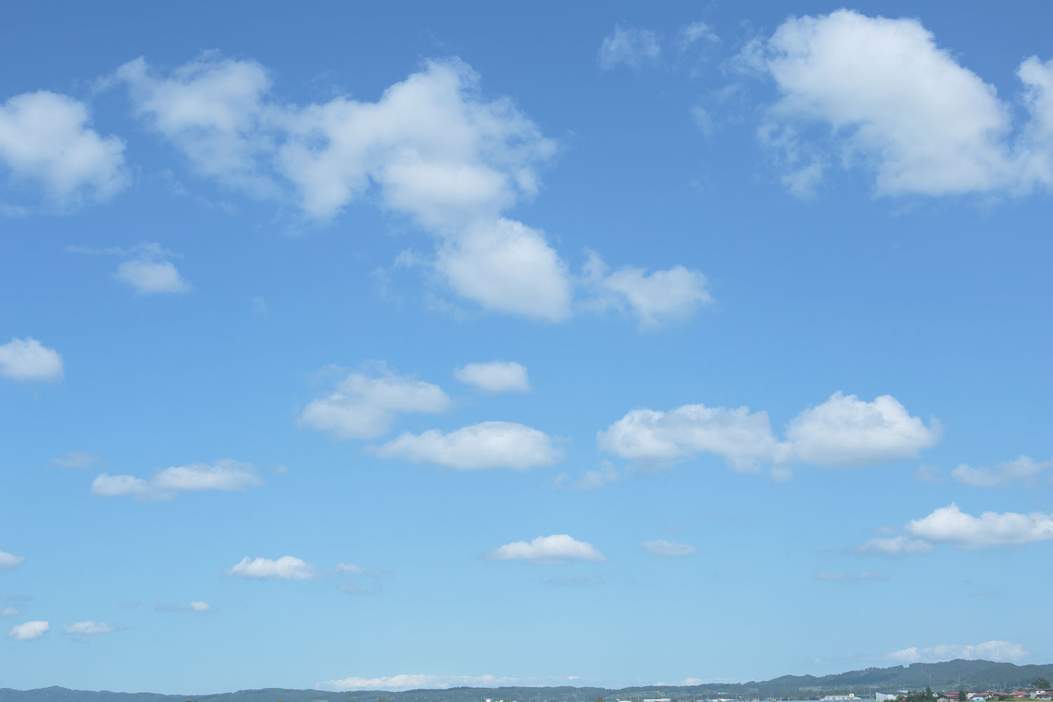 i78l-4691　青空と雲 浮き雲
