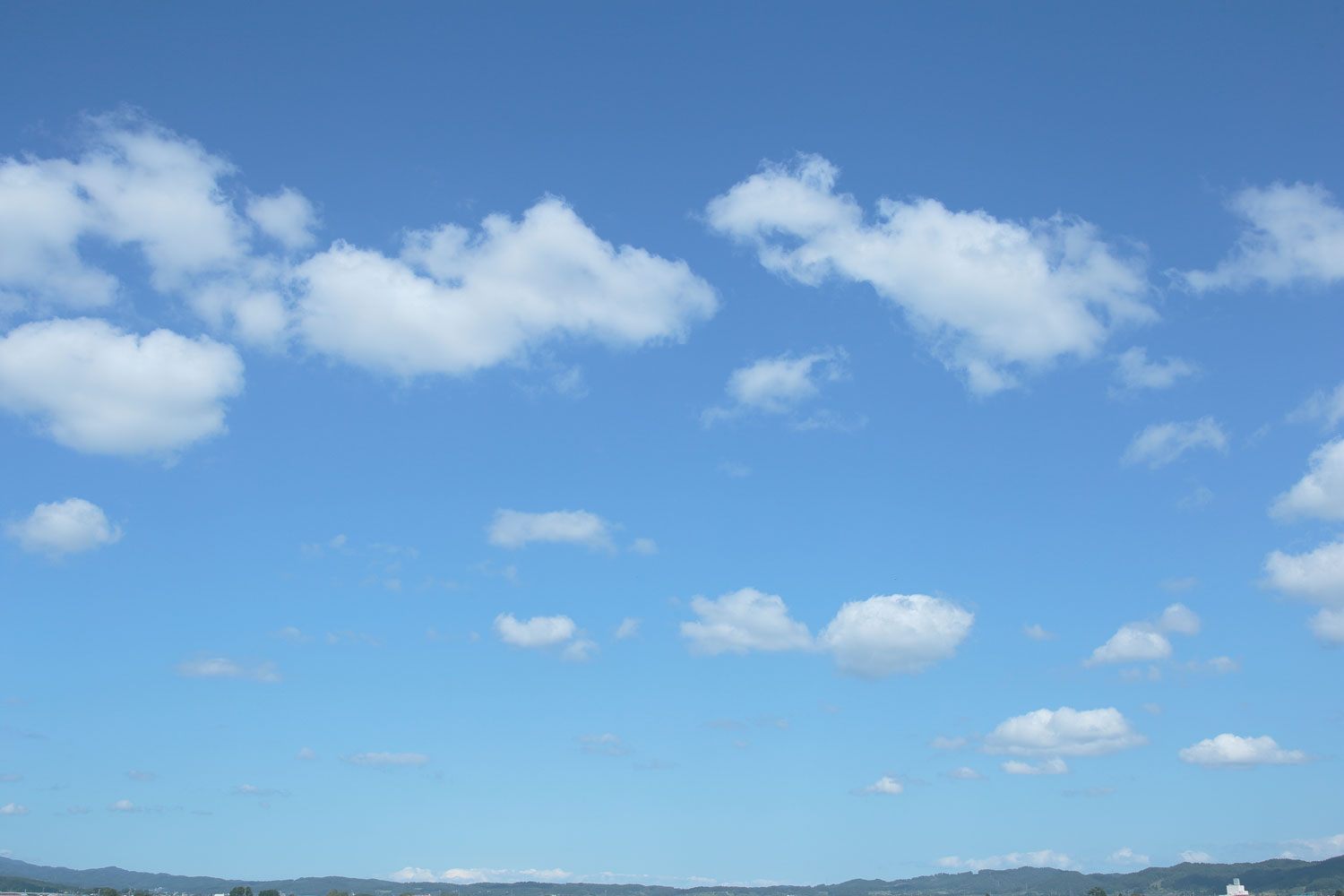 i78l-4701　青空と雲 浮き雲