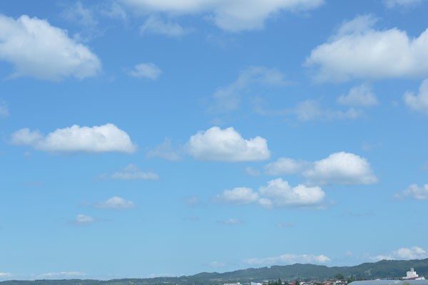 i78-4666 青空と雲 画像 無料写真素材