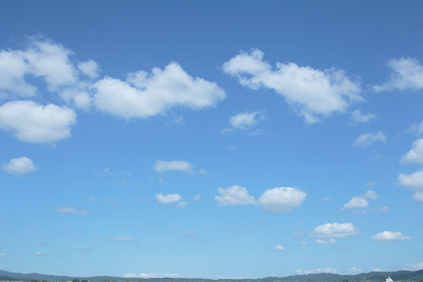青空と雲 浮き雲 4701 フリー画像 無料写真素材