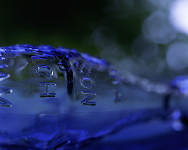 クラシックボトル 古い瓶 青のイメージ 画像 無料写真素材 フリー素材